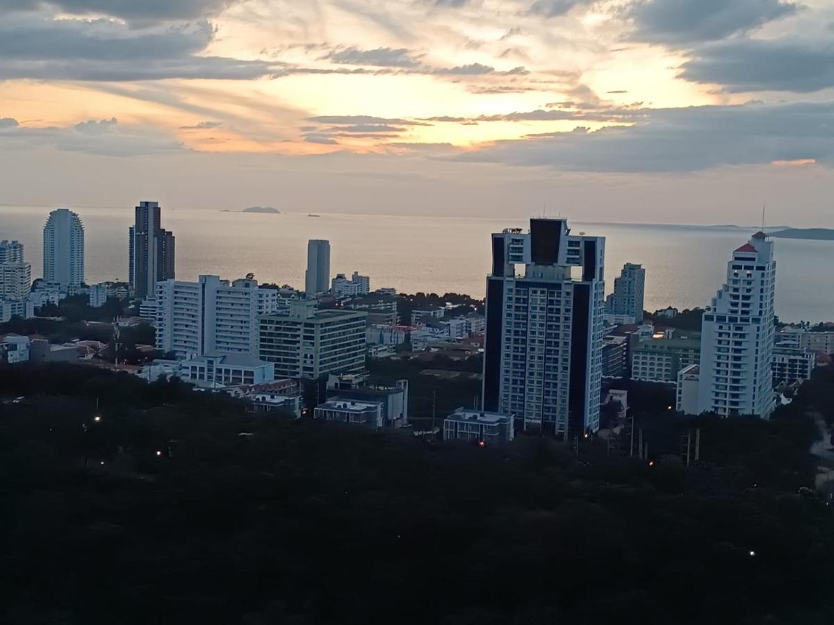 Unixx Condo Pattaya Near Walking Street Eksteriør bilde